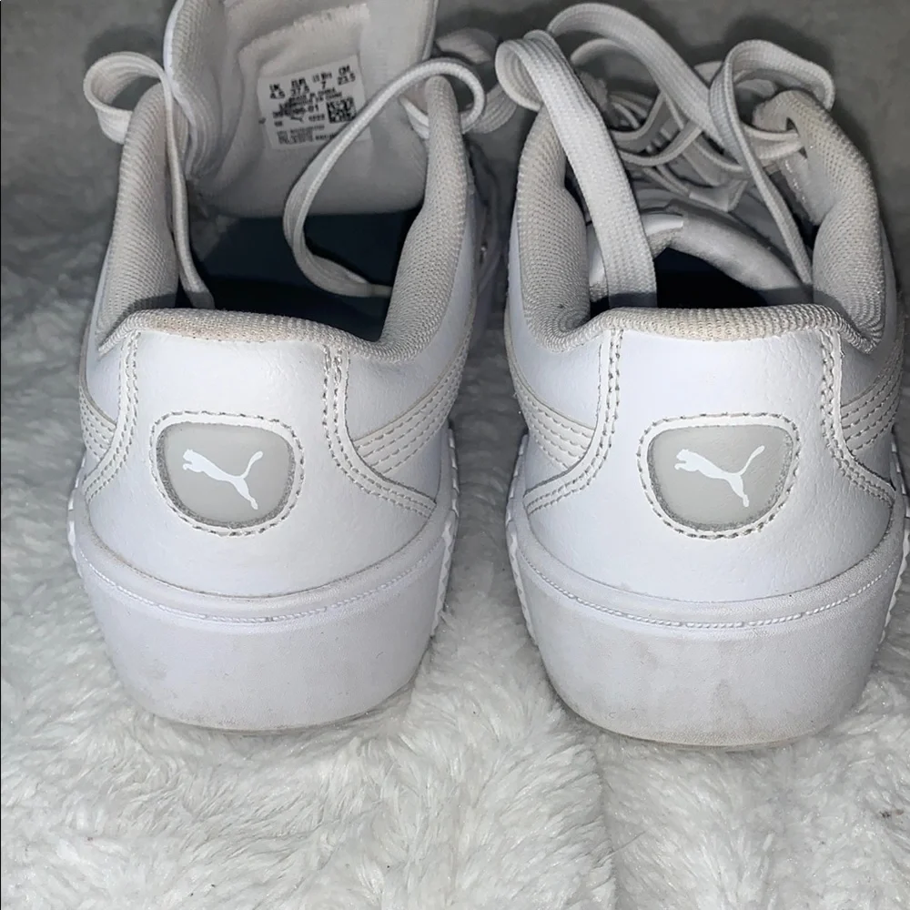 Like New PUMA White Sneakers - Picture 6 of 8